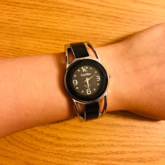 Black stylish watch (brand new) - Picture 1 of 3